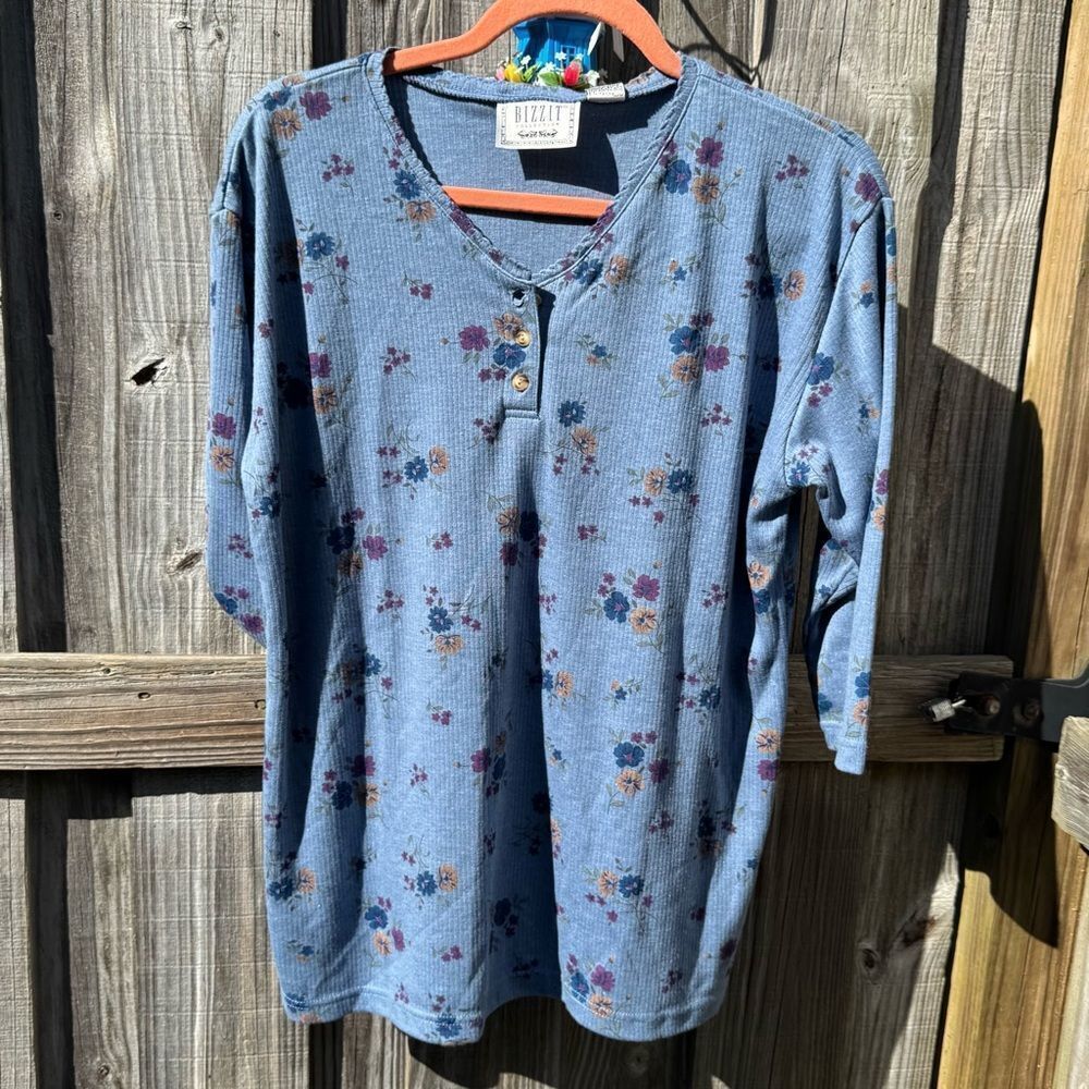 Ladies vintage Blue Floral Henley Top